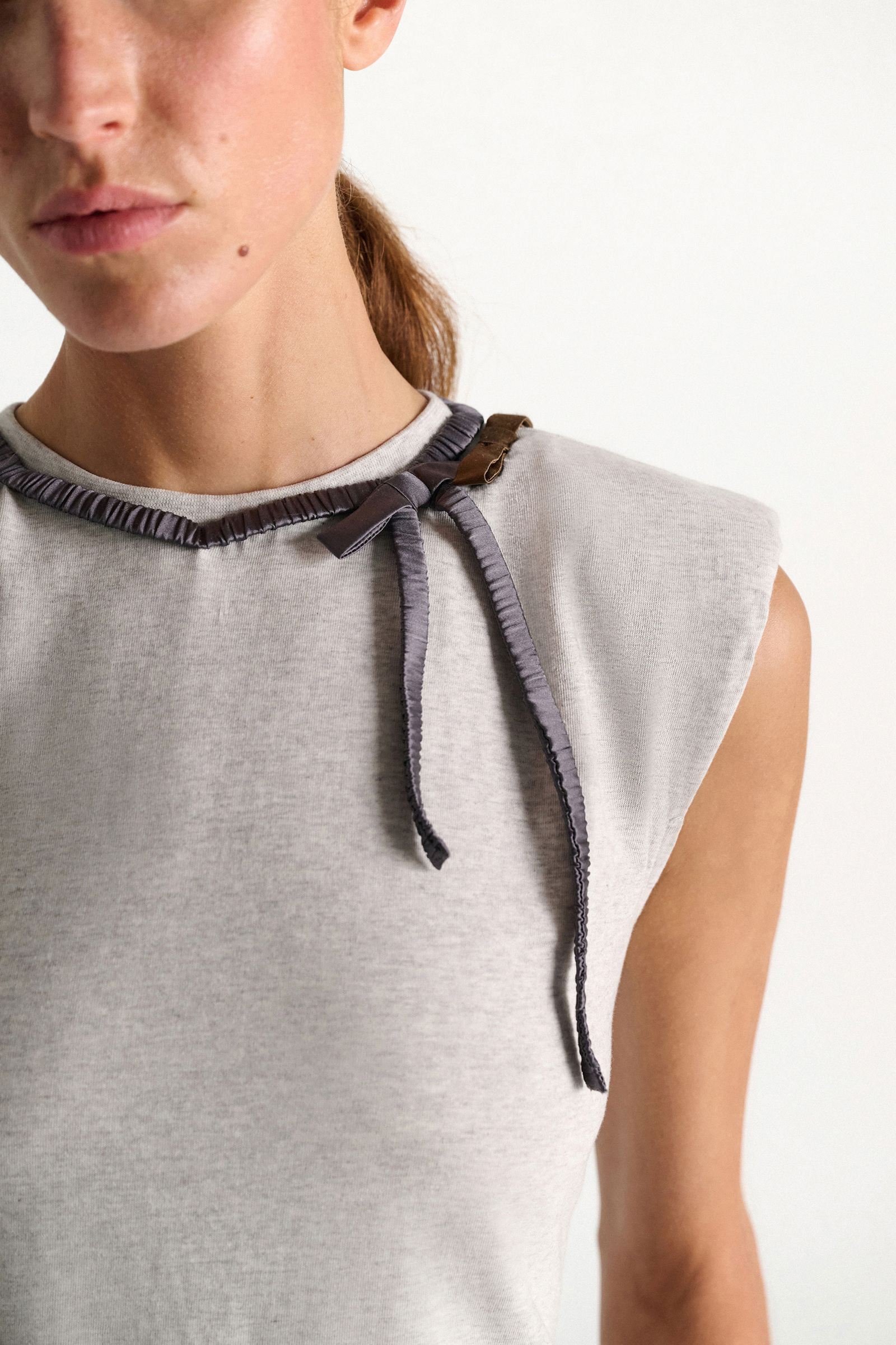 Dorothee Schumacher - T-Shirt Grey Melange Baumwolle Schleifendetail