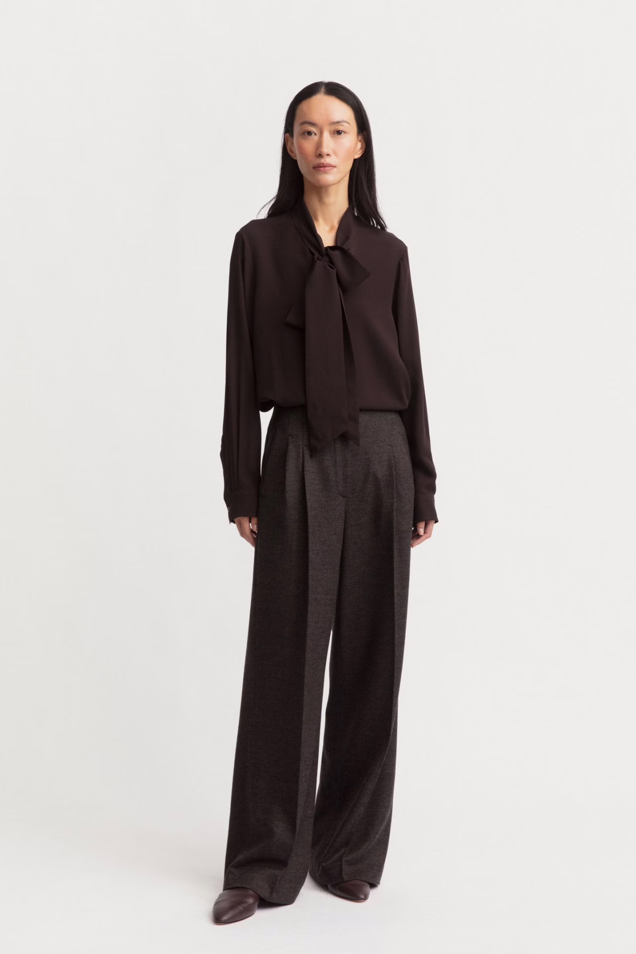 Iris von Arnim - Bundfaltenhose „Lainie“ nero/schokolade Wollhose
